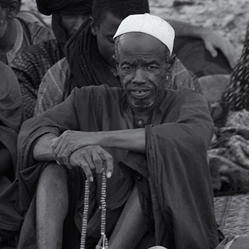 E01 - La familia nómada thumbnail